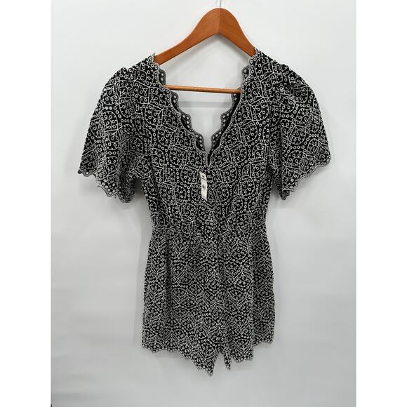 EXPRESS NWT Black & White Lace Eyelet Romper // S - Picture 4 of 16